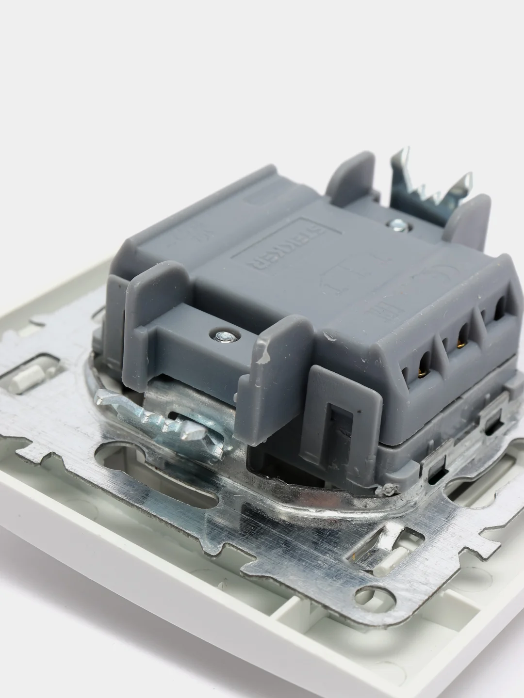 Белый выключатель серии Эрна 220V, 10А STEKKER