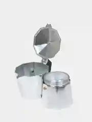 Серебряный гейзерная кофеварка