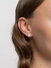 Женские серьги гвоздики из жемчуга