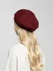 Белый берет