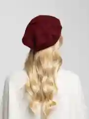 Белый берет