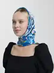 Синий платок женский на голову с принтом 90 см х 90 см