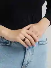 Серый кольцо акриловое