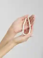 Белый ожерелье из каучука, в стиле серферов