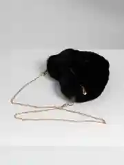 Черный женская сумка "Сердце", плюшевая, через плечо, с цепочкой