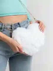 Белый женская сумка "Сердце", плюшевая, через плечо, с цепочкой