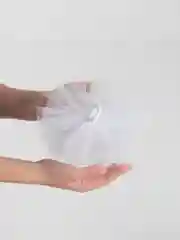 Белый бант на резинке, пышный, белый