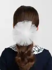 Бант на резинке, пышный, белый