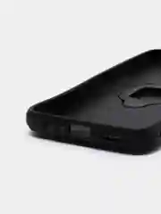 Черный чехол противоударный с кольцом-держателем на Realme C30