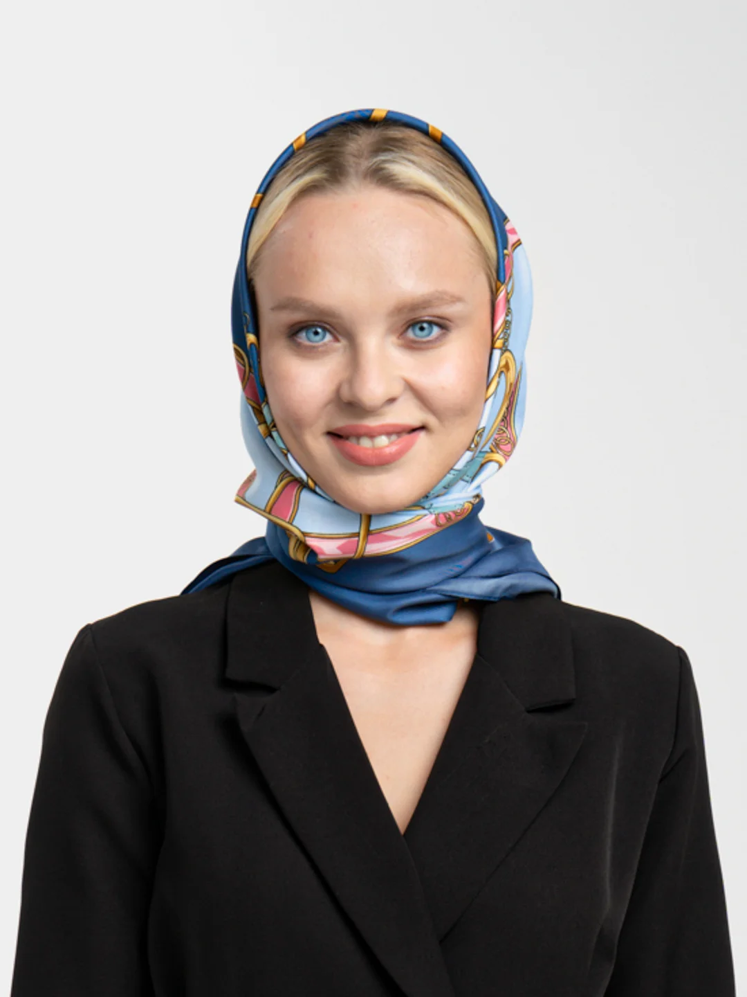 Голубой платок женский