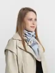 Голубой платок женский