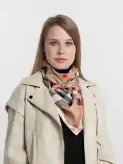 Бежевый платок женский