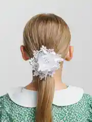 Белый белые бантики, на резинке, для волос, школьные