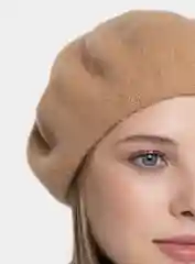 Бежевый берет