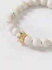 Белый браслет со вставками из вулканического камня