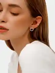 Круглые серьги-колечки со стразами, гвоздики