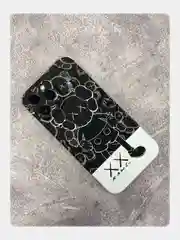 Черный чехол для iPhone 11 KAWS