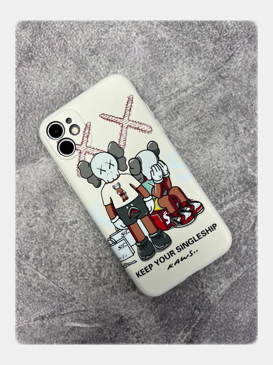 Слоновая кость чехол для iPhone 11 KAWS