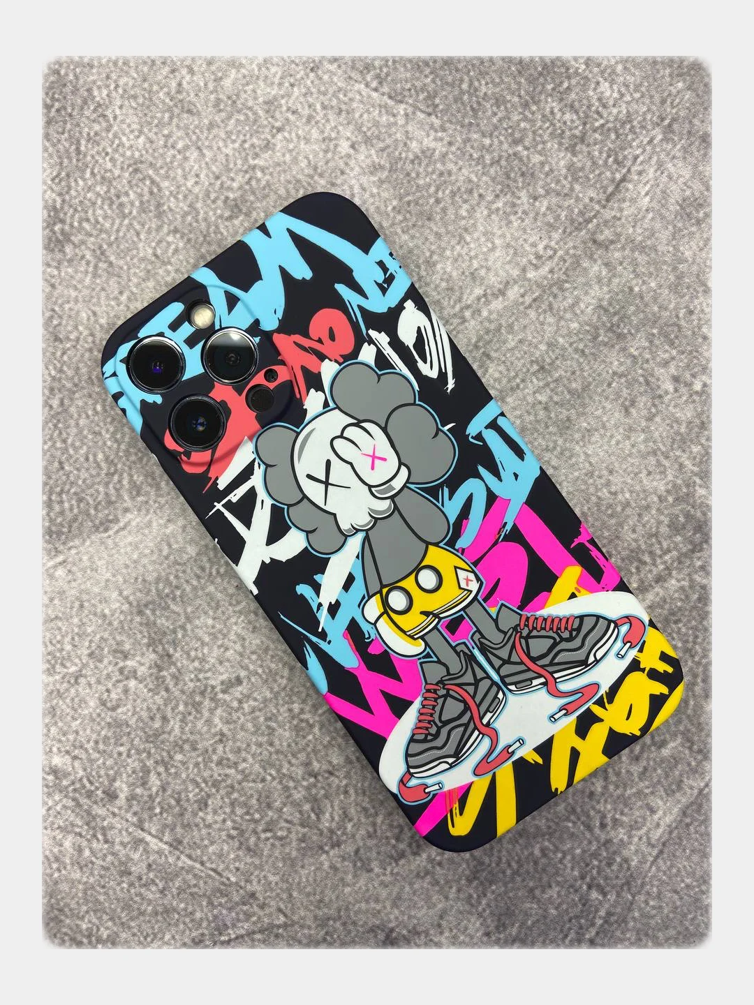 Ледяной чехол для iPhone 11 KAWS