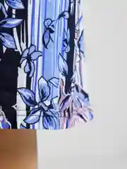 Алый халат женский