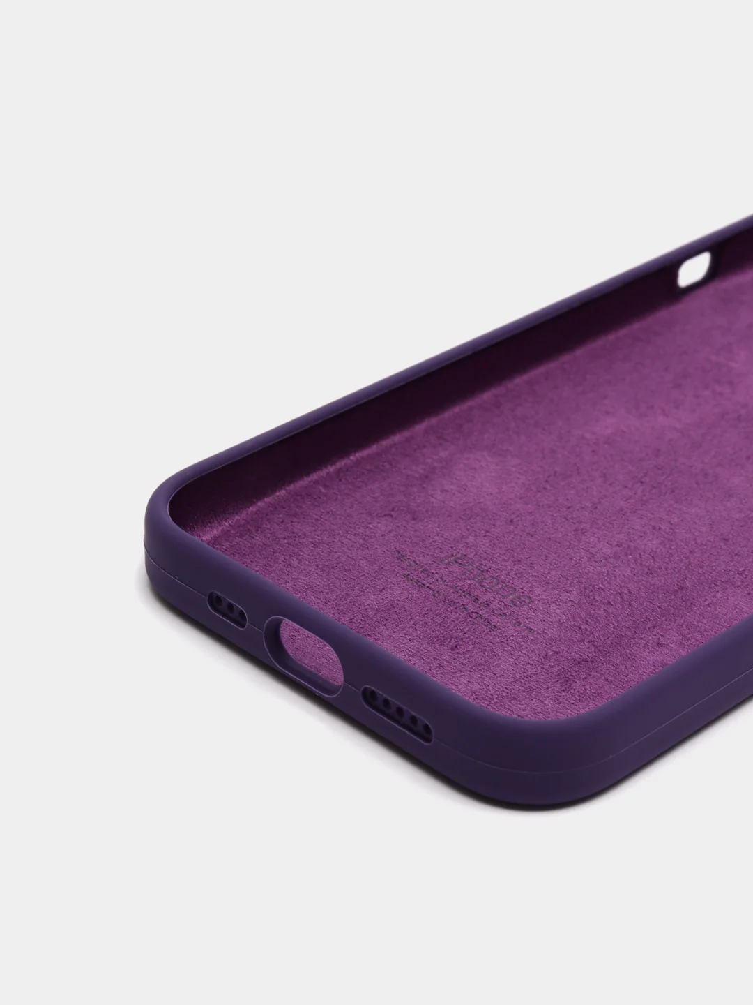 Фиолетовый чехол для iPhone 13
