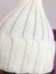 Белый шапка женская без подкладки, с отворотом