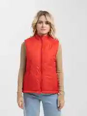 Красный жилет утепленный женский