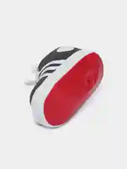 Черный игрушка для собак, кричащий ботинок
