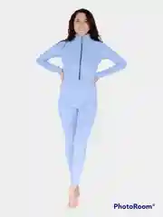 Голубой спортивный костюм