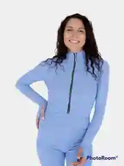 Голубой спортивный костюм