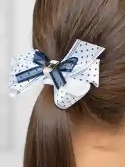 Белый резинка для волос "Бант"