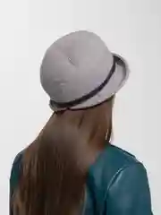 Шляпа женская, весенняя