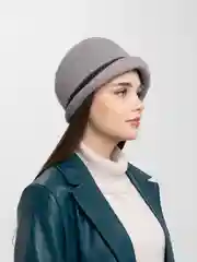 Шляпа женская, весенняя
