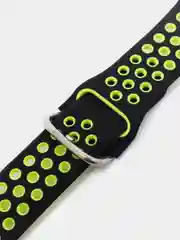 Зеленый спортивный перфорированный силиконовый ремешок для часов Apple Watch  38 40 42 44 мм