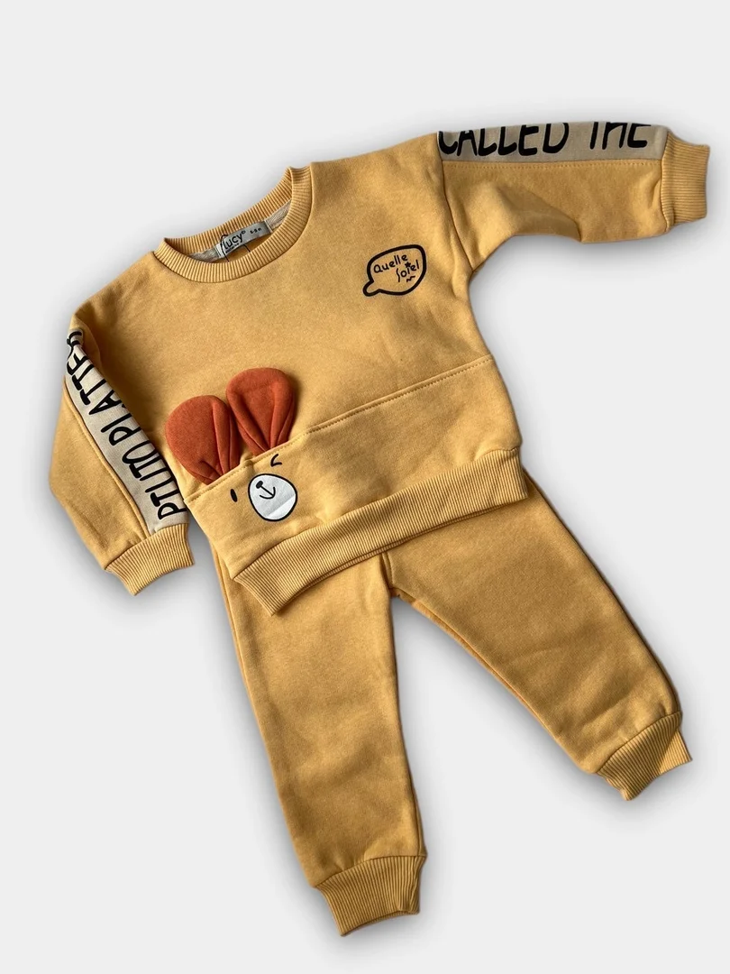 Желтый детский костюм