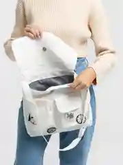 Белый сумка со значками