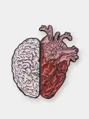 Светло-жёлтый пин Hearts, металлический, значок брошь, аксессуар, украшение на одежду