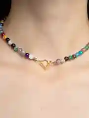 Бордовый бусы Strekoza Collection из агата с застёжкой в форме клевера
