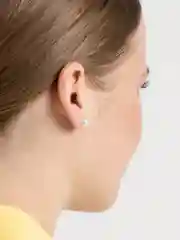 Серьги - гвоздики с жемчугом