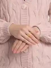 Желтый кольцо акриловое