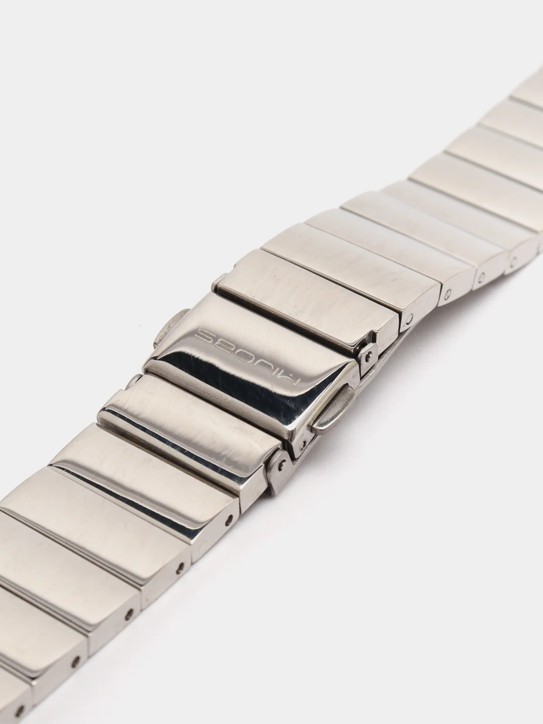 Серебряный металлический ремешок для Huawei band 7 / Honor band 7 хуавей хонор ми банд бэнд