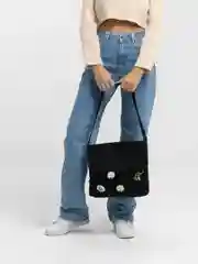 Белый сумка со значками