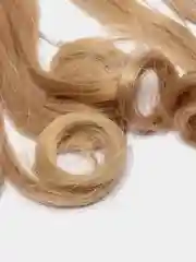 Бежевый трессы, кудри