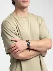 Багровый плетеный браслет