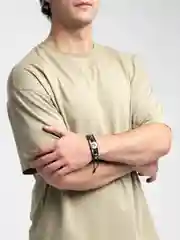 Бежевый плетеный браслет