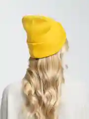 Желтый шапка женская