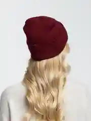 Бордовый шапка женская