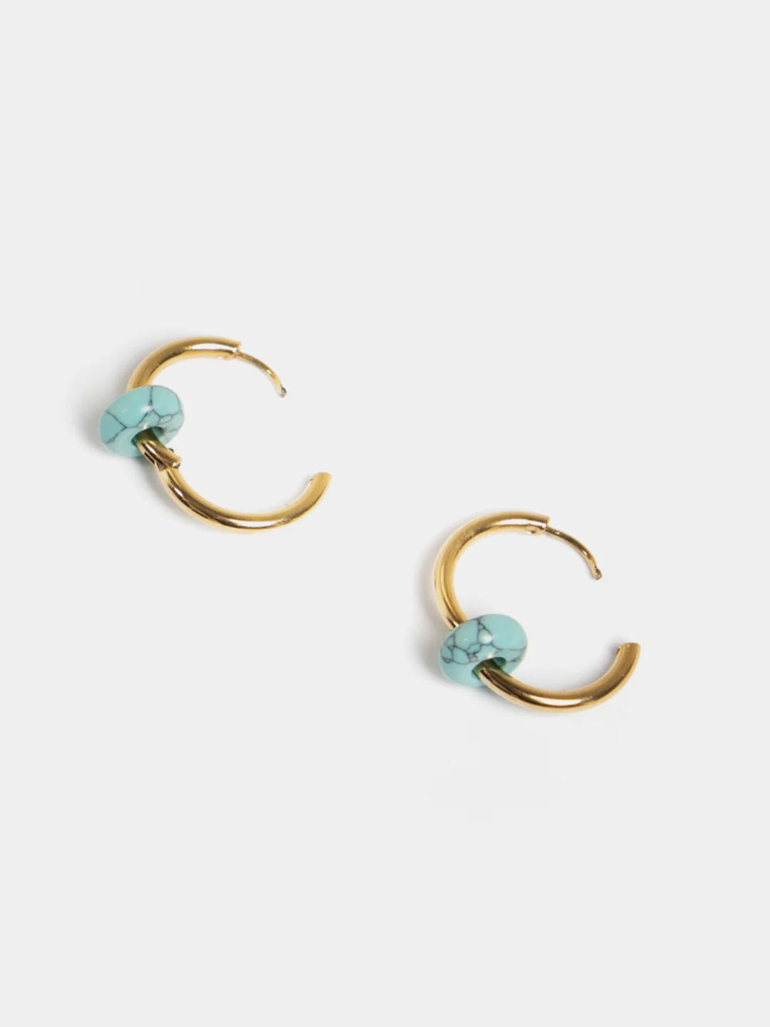 Серьги кольца Strekoza Collection, с подвесками шармами из натурального камня бирюза