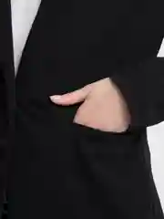 Черный пиджак женский