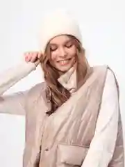 Белый шапка женская вязаная на весну